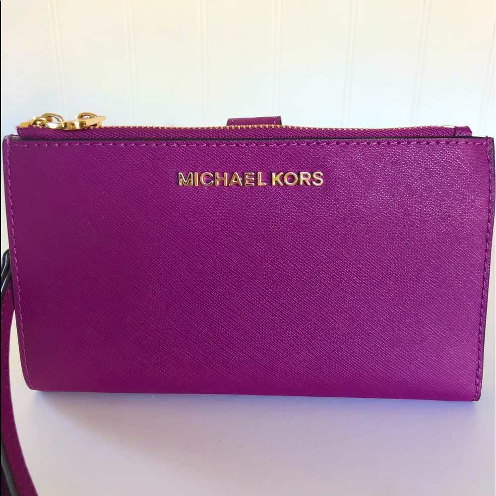 NWT Michael Kors Wristlet
